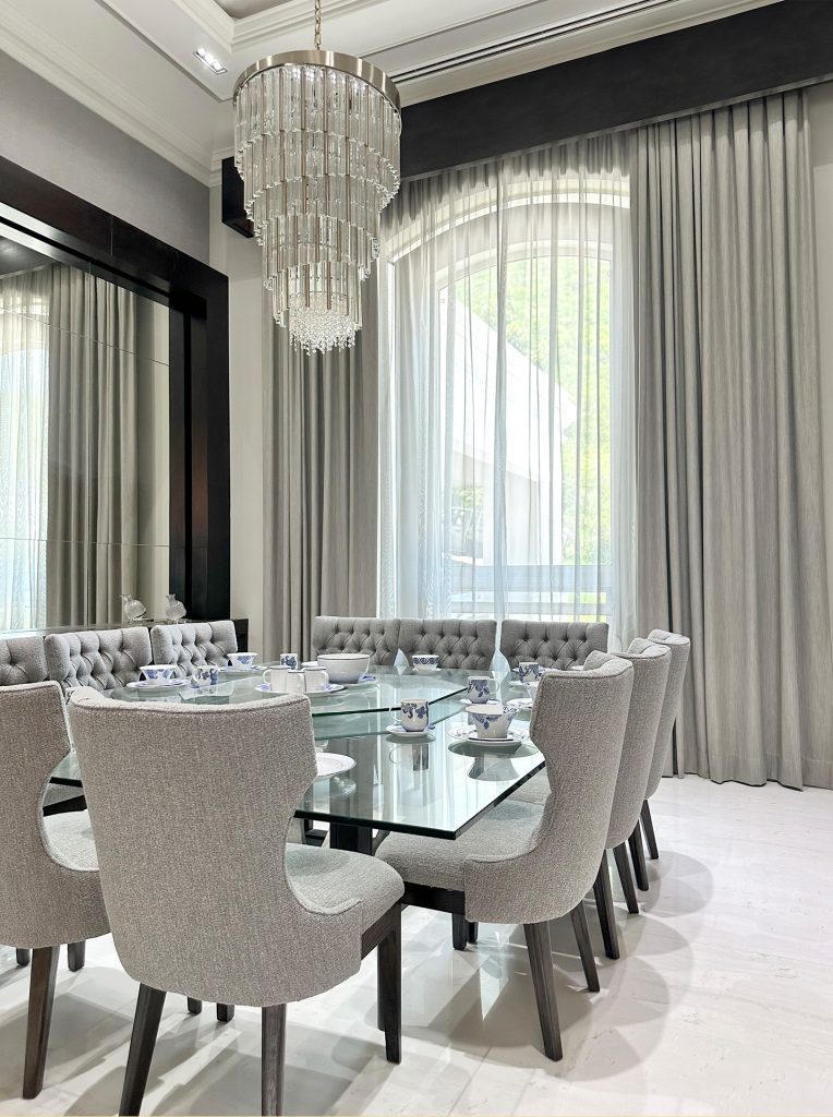 cortina-traslucida-y-blackout-comedor2026012711