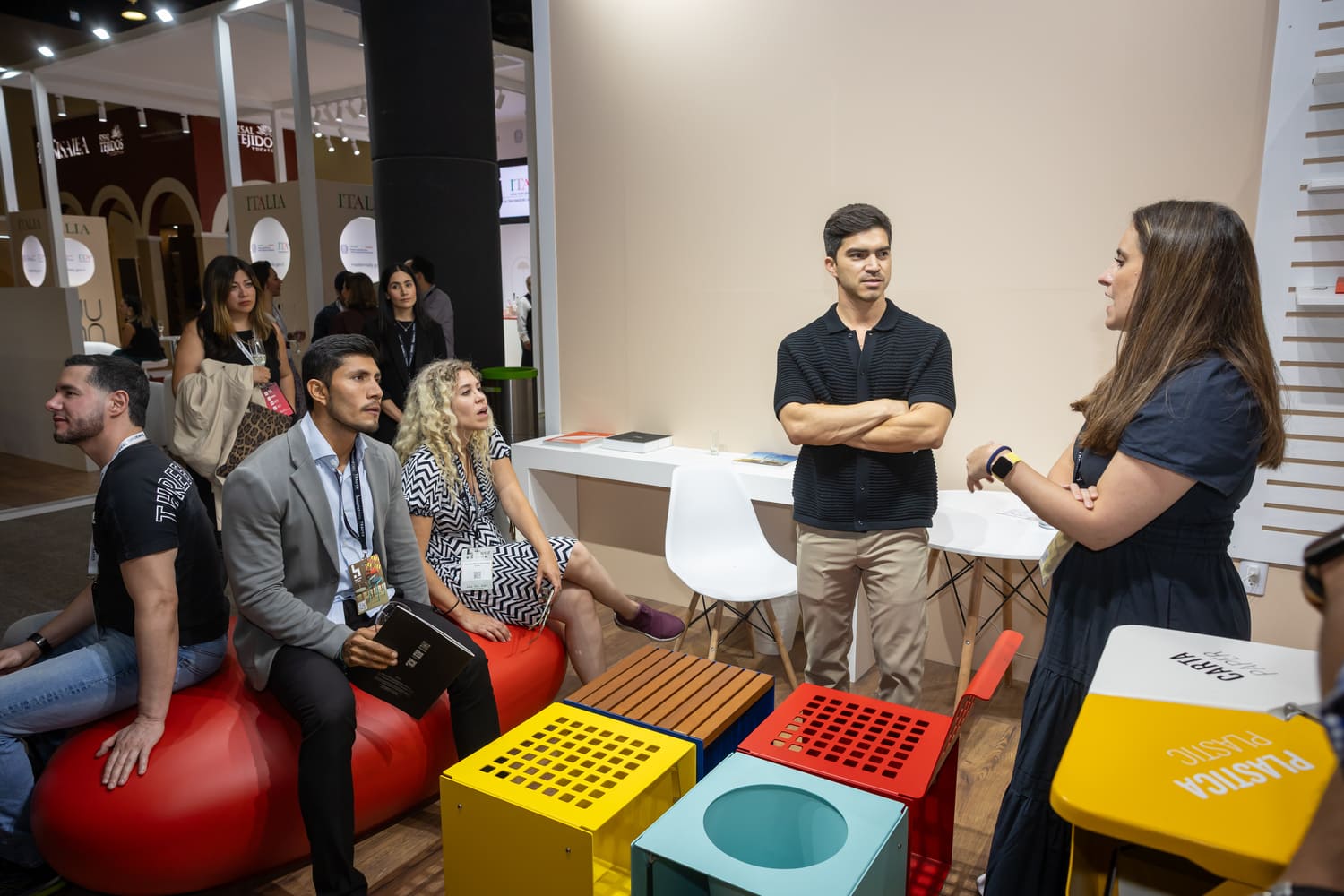 Habitat-Expo-Pabellon-Italia-Mobiliario-ITA-3